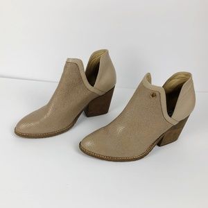 ANKLE BOOTS FOR WOMEN ! NWT WELCOME OFFERS !